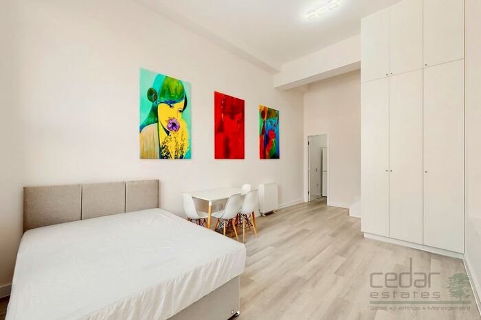 Studio To Rent In Kilburn High Road, London, NW6