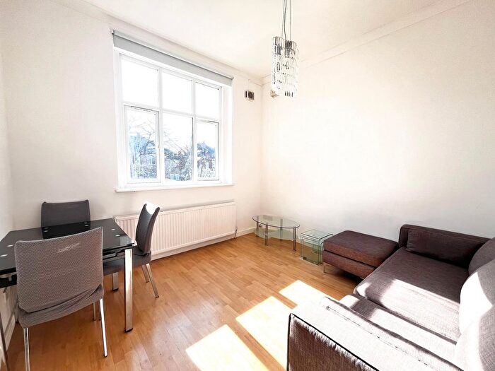 3 Bedroom Flat To Rent In Anson Road, Cricklewood, NW2