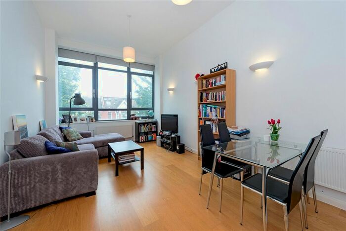 1 Bedroom Flat To Rent In Anthony Court, Larden Road, London, W3