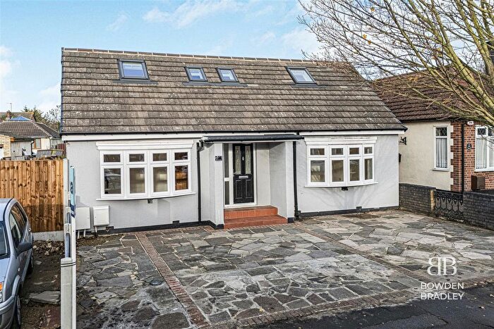5 Bedroom Detached Bungalow For Sale In Mawney Road, Collier Row, RM7