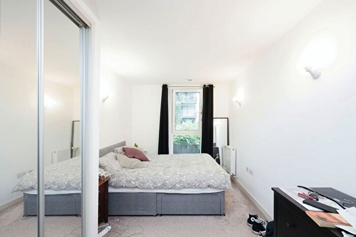2 Bedroom Flat For Sale In Cardinal Building, Station Approach, Hayes, UB3