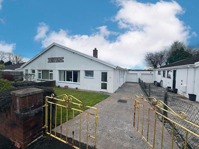 3 Bedroom Semi-detached Bungalow For Sale In Castle View, Bridgend, CF31