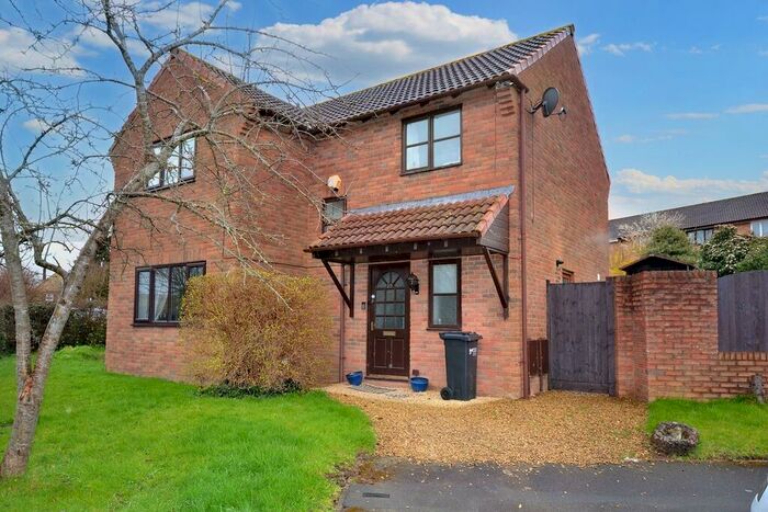 4 Bedroom Detached House To Rent In Fitzhardinge Way, Berkeley, Gloucestershire, GL13