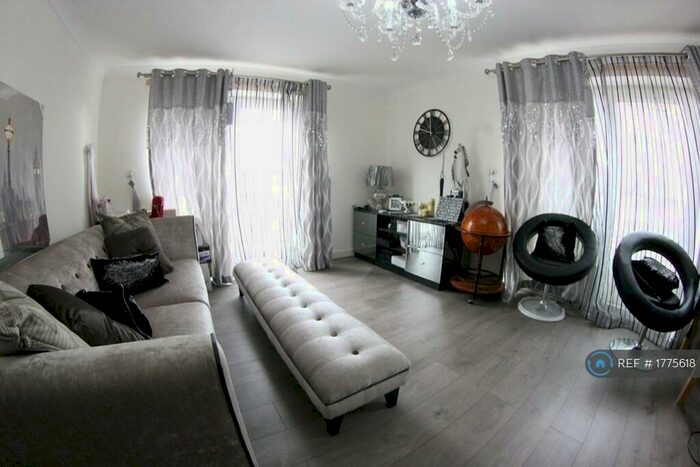 1 Bedroom Flat To Rent In Cedar House, London, SE16