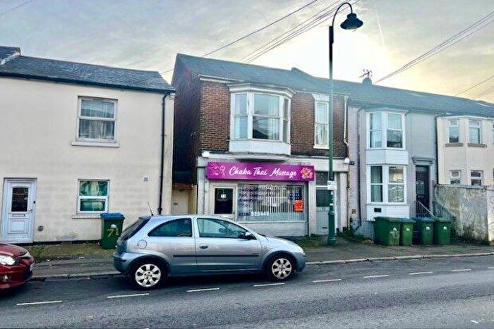 6 Bedroom Property To Rent In Lodge Road, Southampton, SO14