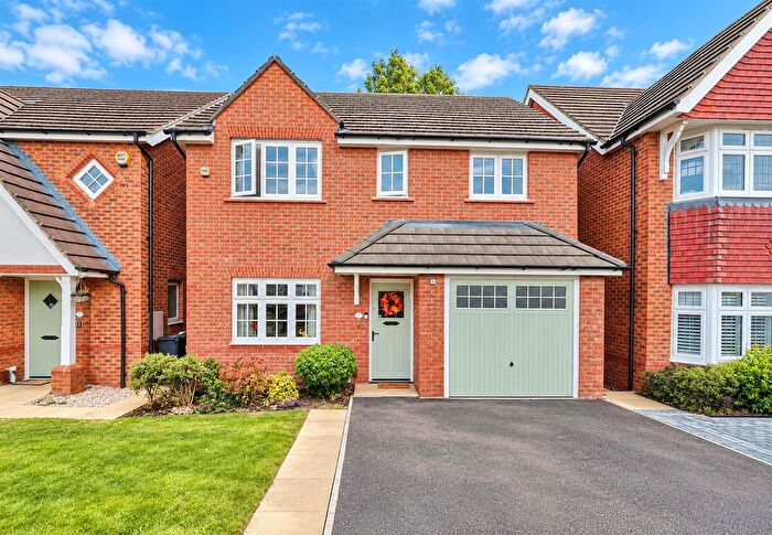 4 Bedroom Detached House For Sale In Rieth Close, Hinckley, LE10