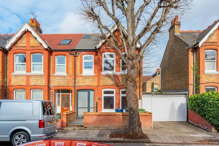 2 Bedroom Flat To Rent In Overdale Road, South Ealing, London W5