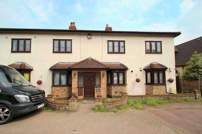 2 Bedroom Apartment To Rent In Tysea Hill, Stapleford Abbotts, Romford, RM4