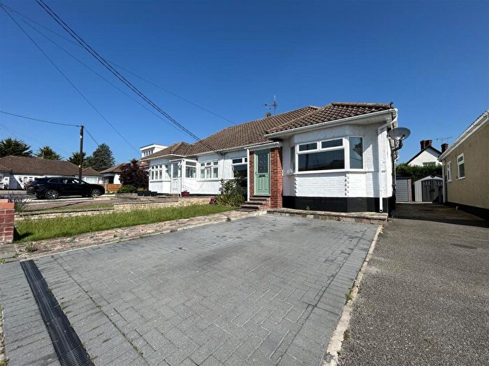 2 Bedroom Semi-Detached Bungalow To Rent In Carruthers Close, Wickford, SS11