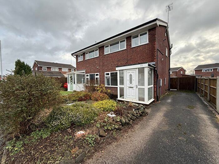 3 Bedroom Semi-Detached House To Rent In Ness Grove, Stoke-On-Trent, ST10