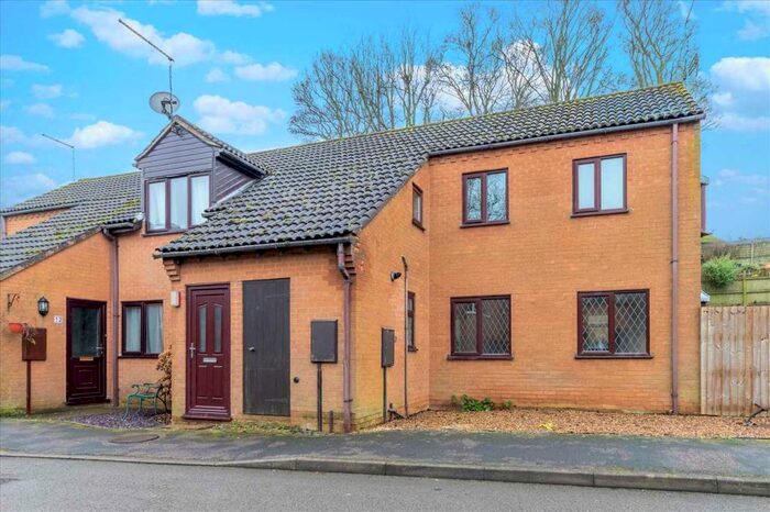 1 Bedroom Apartment To Rent In Willow Close, Uppingham, LE15
