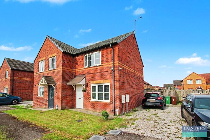 2 Bedroom Semi-Detached House For Sale In Saxton Place Bradford, BD4