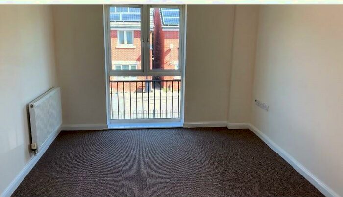 2 Bedroom Flat To Rent In Langley Gardens, Leicester, LE4