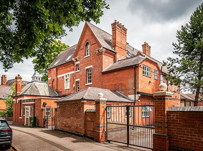 2 Bedroom Apartment For Sale In Cavendish Crescent South, Nottingham, NG7