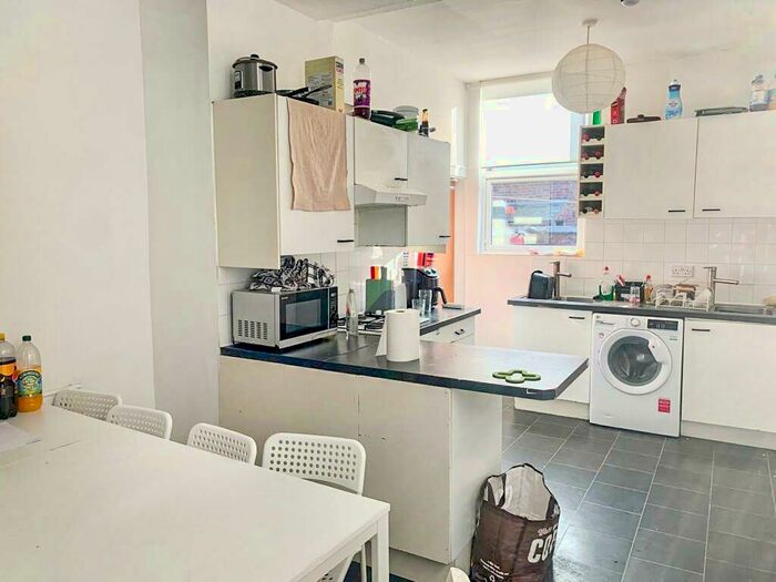 6 Bedroom Terraced House To Rent In Granville Road, Manchester, Greater Manchester, M14