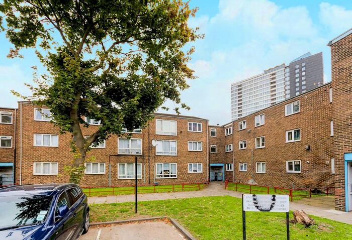 2 Bedroom Flat To Rent In Biggerstaff Road, Stratford, London, E15