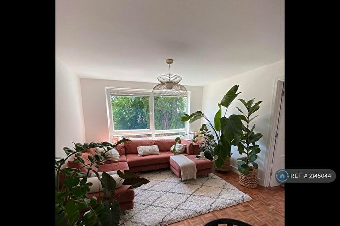 2 Bedroom Flat To Rent In The Priory, Croydon, CR0