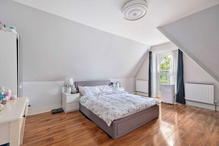 7 Bedroom Semi-detached House For Sale In Broomgrove Road, Botanical Gardens, S10