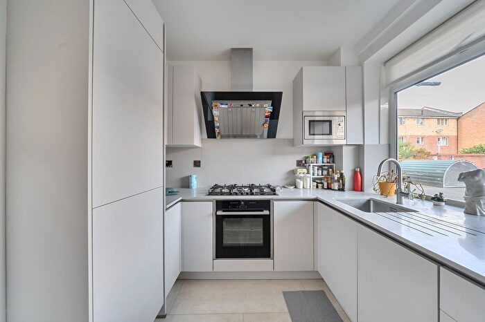2 Bedroom Flat To Rent In Tanner Street, Tanner House Tanner Street, SE1