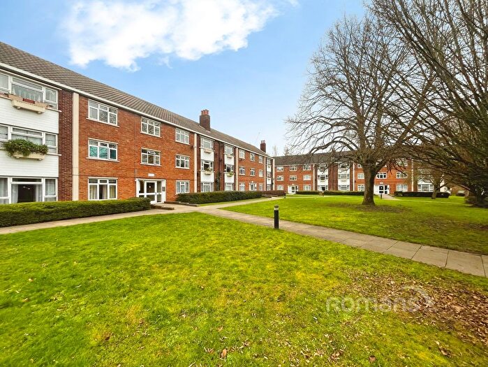 2 Bedroom Maisonette For Sale In Northumbria Road, Maidenhead, Berkshire, SL6
