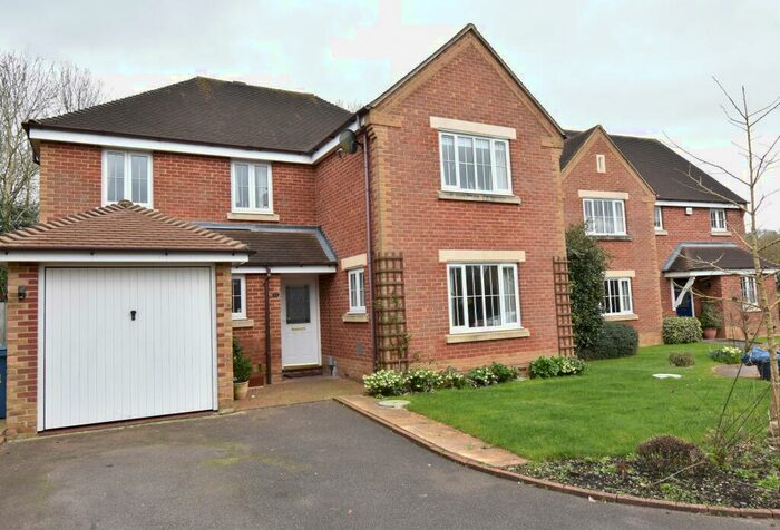 4 Bedroom Detached House To Rent In Lynams, Church Crookham, GU52