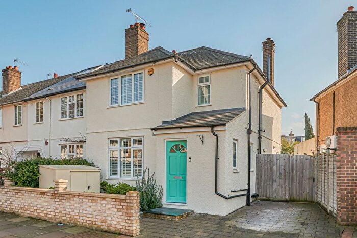 3 Bedroom End Terrace House For Sale In Leckford Road, Earlsfield, London, SW18