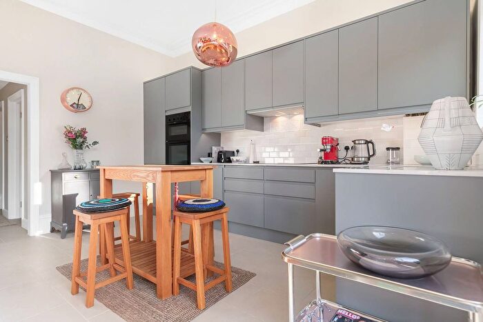 1 Bedroom Flat To Rent In Disraeli Road, Putney, London, SW15