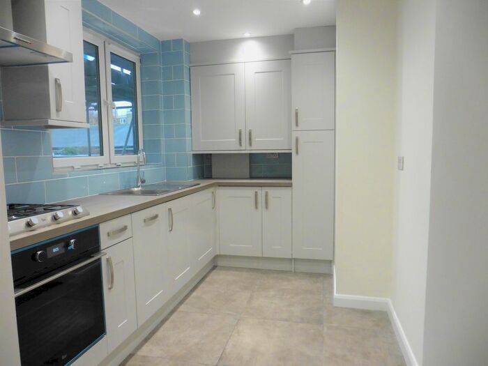 1 Bedroom Flat To Rent In Highbury Quandrant, Islington, London, N5