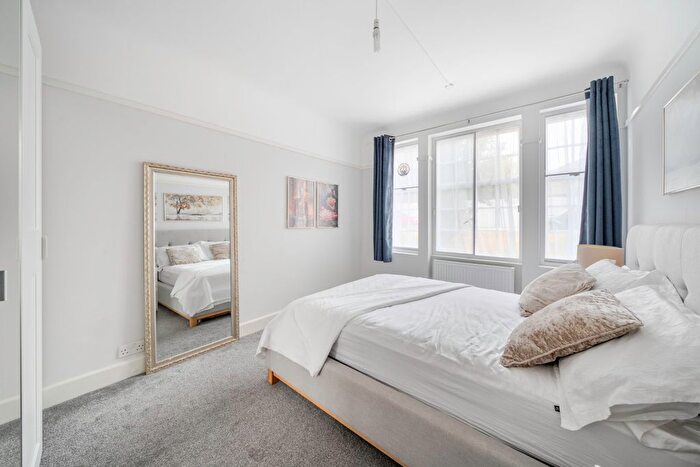 2 Bedroom Flat To Rent In Belmont Grove, London, SE13