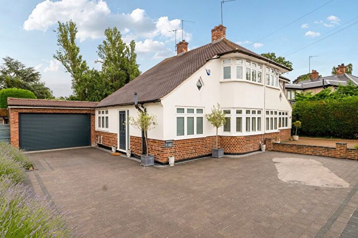 3 Bedroom Semi-Detached House For Sale In Sandy Ridge, Chislehurst, BR7