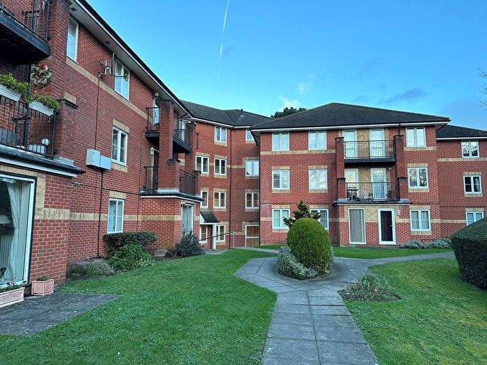 2 Bedroom Flat To Rent In Archers Road, Southampton, SO15