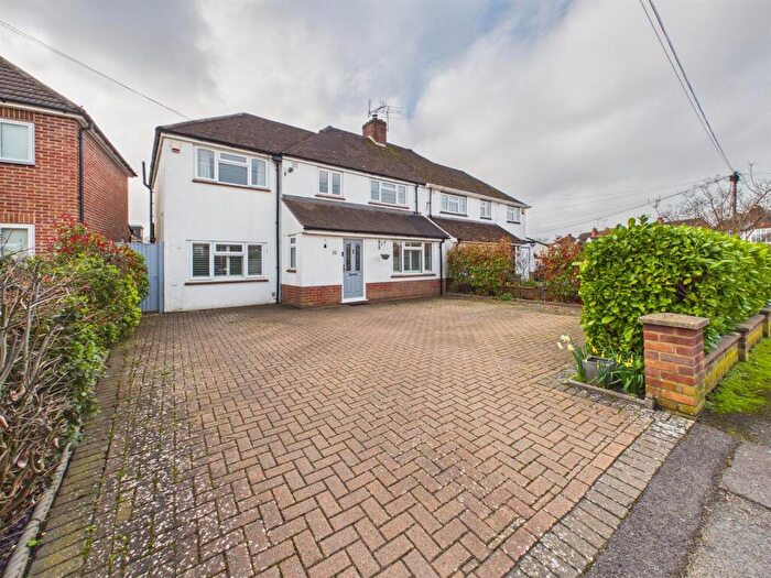 4 Bedroom Semi Detached House For Sale In Crescent Road, Tilehurst, Reading, RG31
