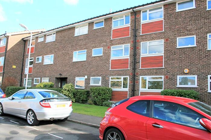 2 Bedroom Flat To Rent In Manor Road, Narboro Court Manor Road, RM1