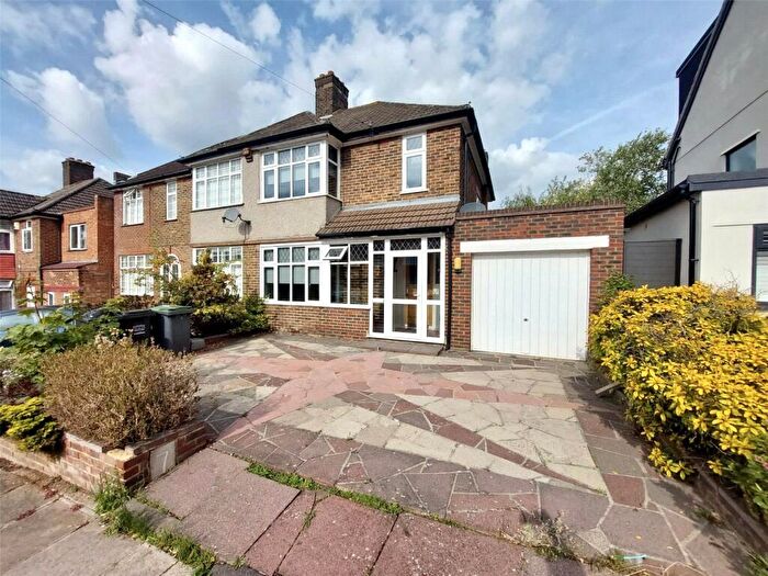 3 Bedroom Semi-Detached House For Sale In Sedgeway, Catford, London, SE6