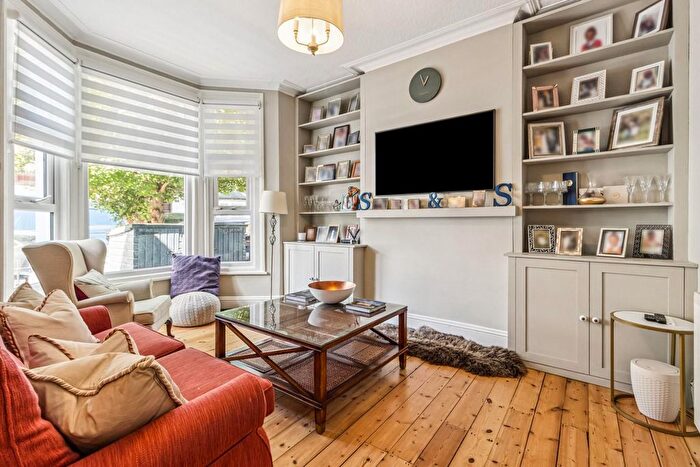 3 Bedroom Detached House For Sale In Birkbeck Grove, Acton, London, W3