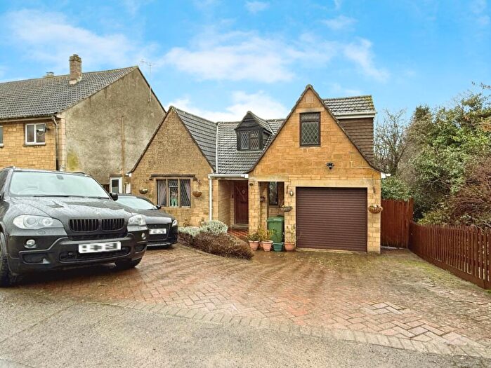 5 Bedroom Detached House For Sale In Cotswold Green, Stonehouse, GL10