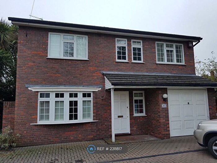 4 Bedroom Detached House To Rent In Bridge Road, Chertsey, KT16