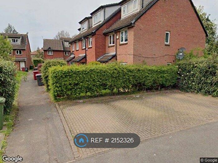 2 Bedroom Maisonette To Rent In Mead Avenue, Slough, SL3