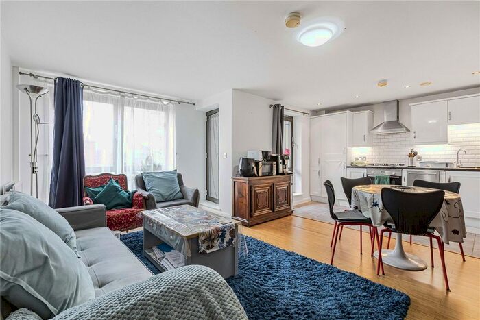 2 Bedroom Flat To Rent In Crediton Road, London, E16