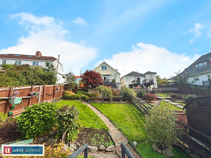 3 Bedroom Detached House For Sale In Tabor Road, Maesycwmmer, CF82