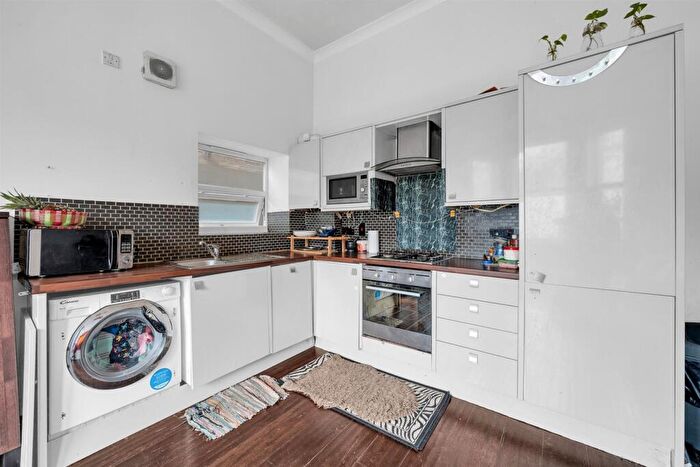 2 Bedroom Flat For Sale In Hammelton Road, Bromley, BR1