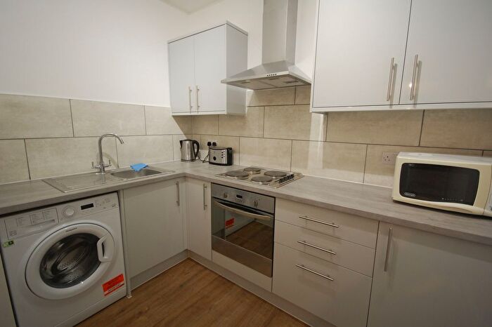 Studio To Rent In Blythe Road, London, W14