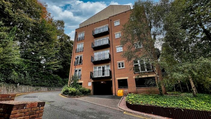3 Bedroom Flat To Rent In Caversham Place, Sutton Coldfield B73