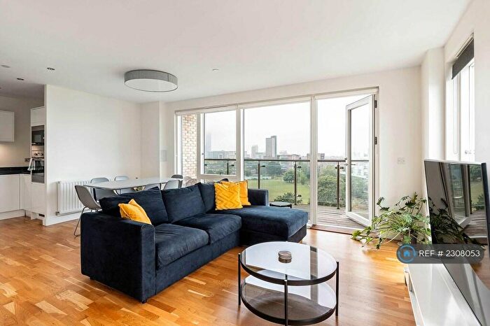 3 Bedroom Flat To Rent In Steevens Court, London, E14