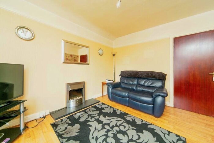 2 Bedroom Bungalow For Sale In Leyland Drive, Saltney Ferry, Caer, Leyland Drive, CH4