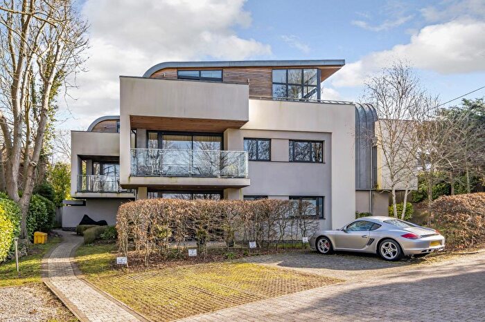 2 Bedroom Apartment To Rent In Cumnor Hill, Botley, OX2