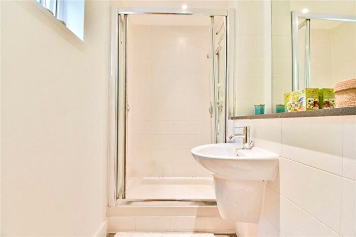 2 Bedroom Apartment To Rent In Nell Lane, Didsbury, Manchester, Greater Manchester, M20