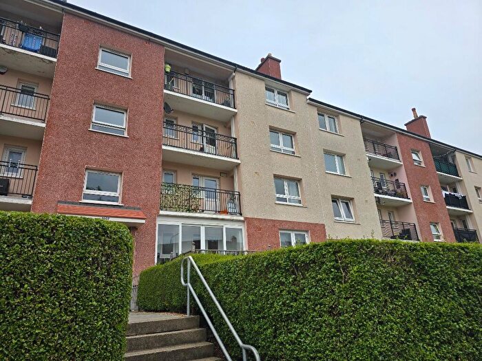 3 Bedroom Flat To Rent In Prospecthill Road, Toryglen, Glasgow, G42