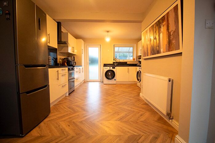 3 Bedroom End Of Terrace House For Sale In Longden Close, Bramcote, Nottingham, NG9