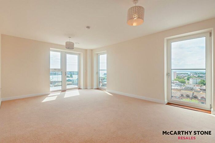 1 Bedroom Apartment For Sale In Viewpoint, Harbour Road, Gosport, PO12
